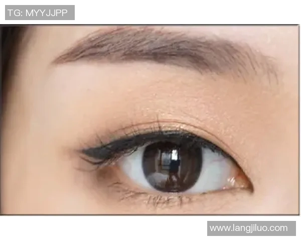 揭秘足球球星仿妆技巧打造赛场明星同款时尚妆容 揭秘足球球星仿妆技巧打造赛场明星同款时尚妆容